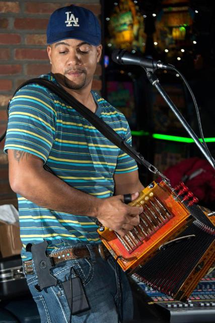 Wayne Singleton - Promo Picture 11