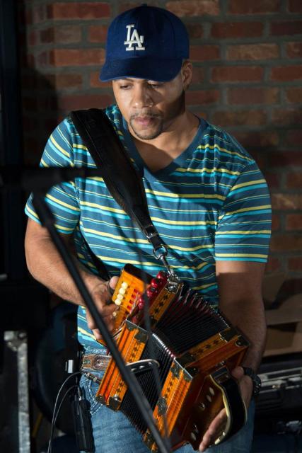 Wayne Singleton - Promo Picture 07