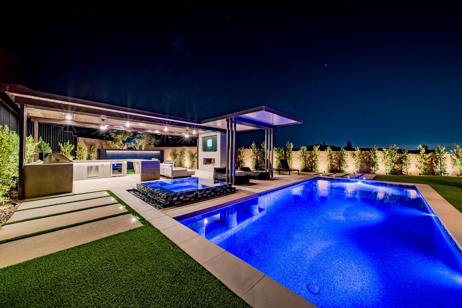 Luxury Swimming pool in Porter Ranch, CA.