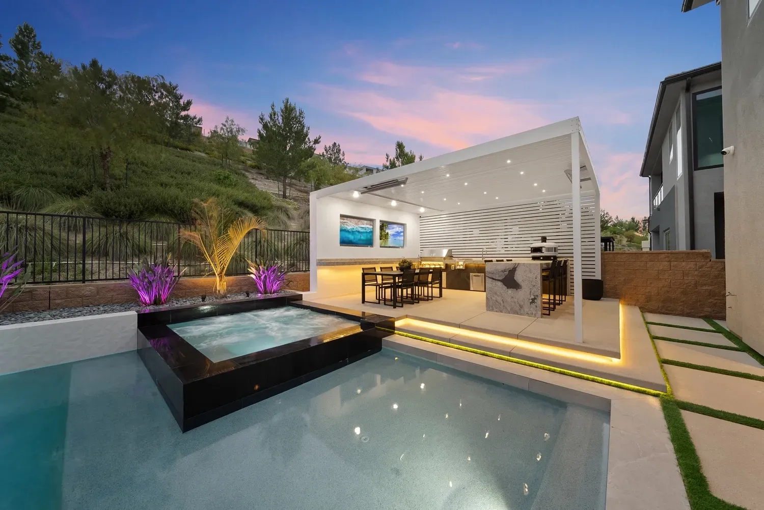 Luxury swimming pool design and construction in Lake Forest, CA.