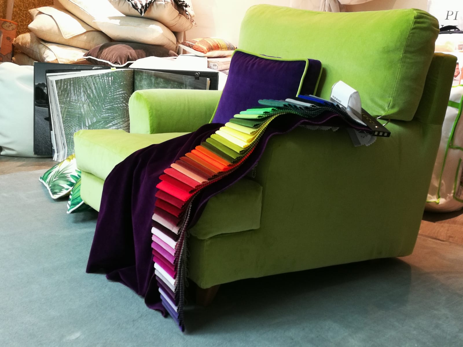 poltrona tappezzata con ampia scelta di colori