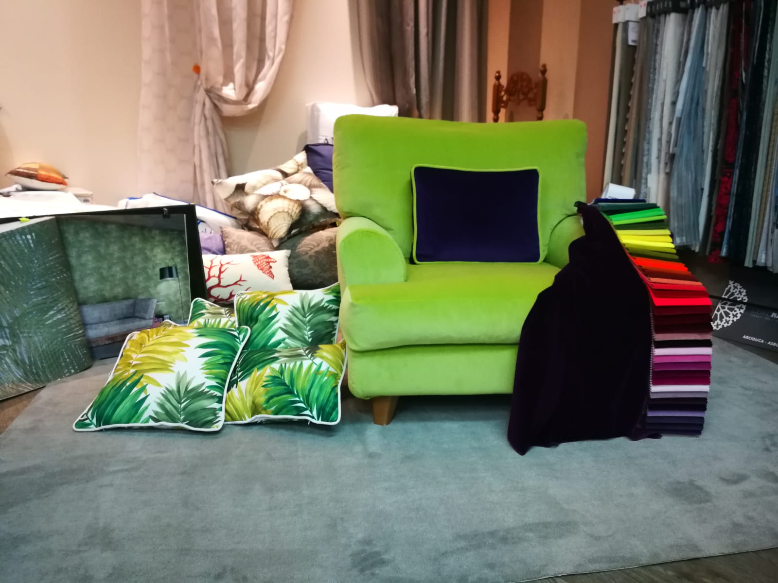 poltrona rivestita in verde