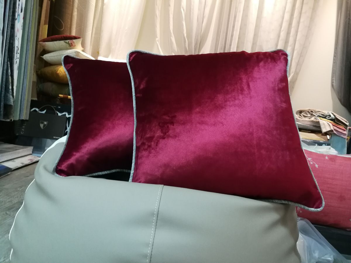 cuscini bordeaux