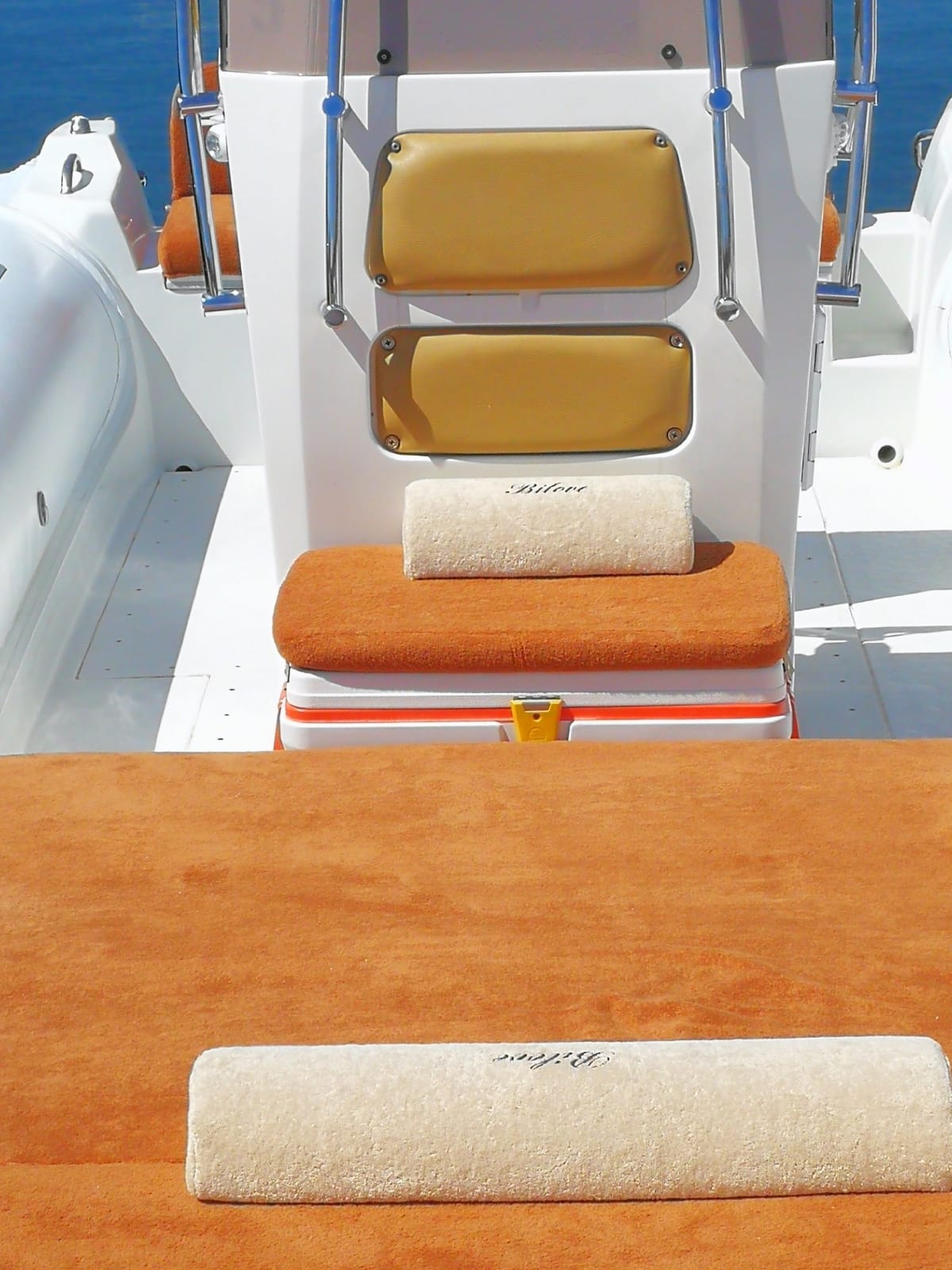 tappezzeria presente in un gommone