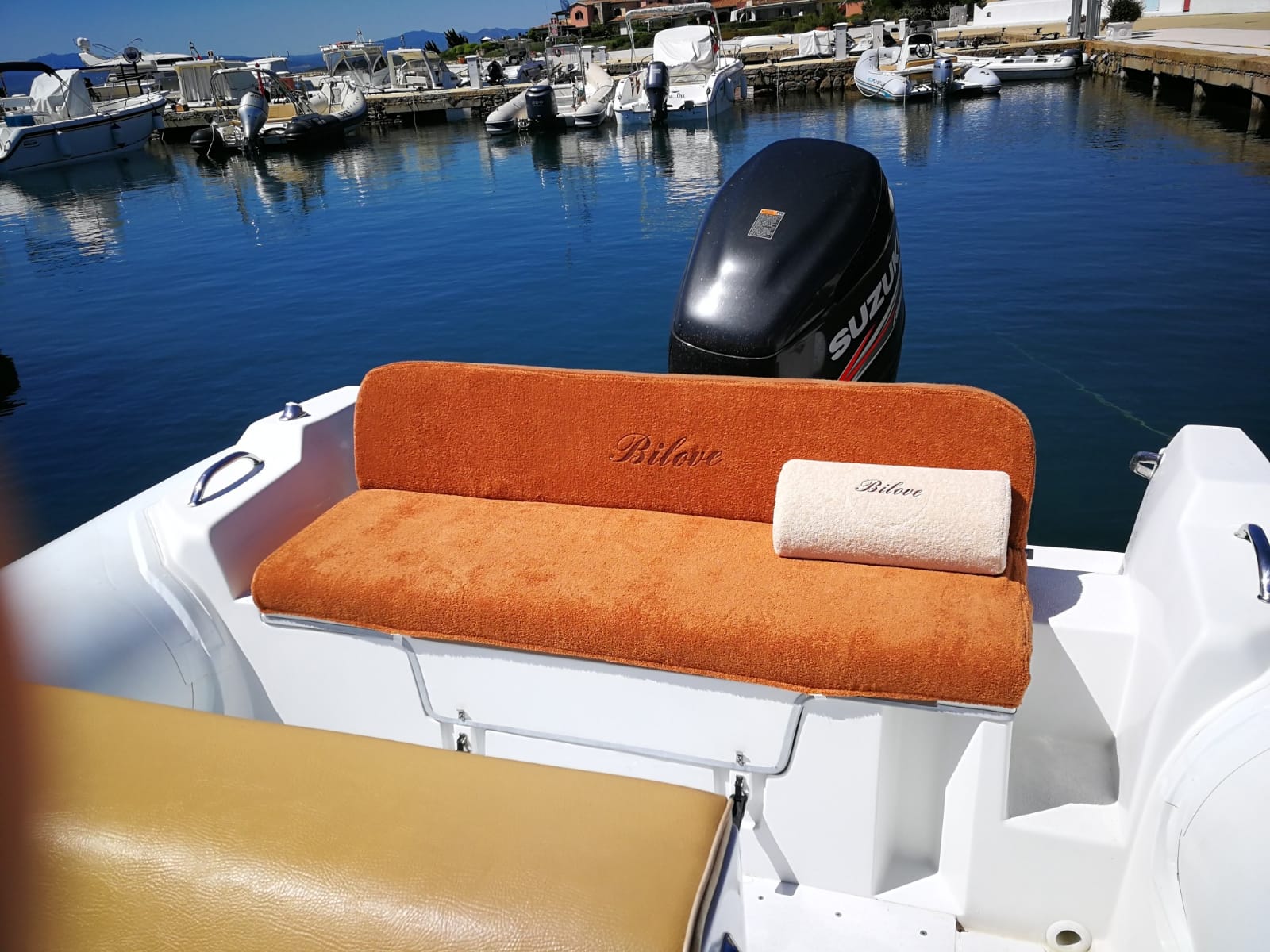 tappezzeria esterna in una imbarcazione