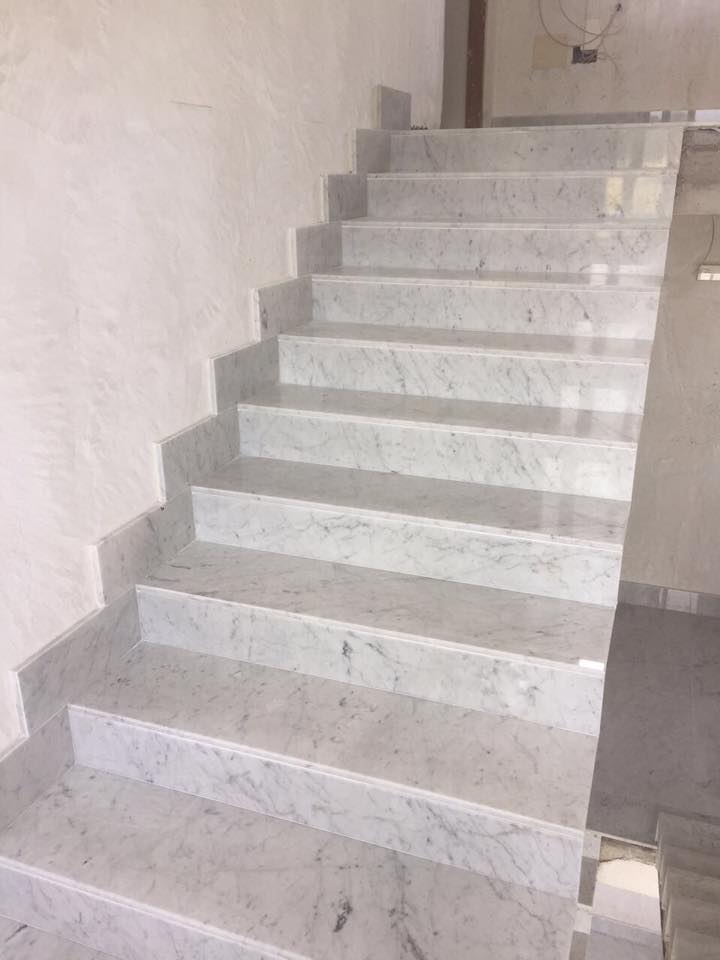 Rampa di scala in marmo