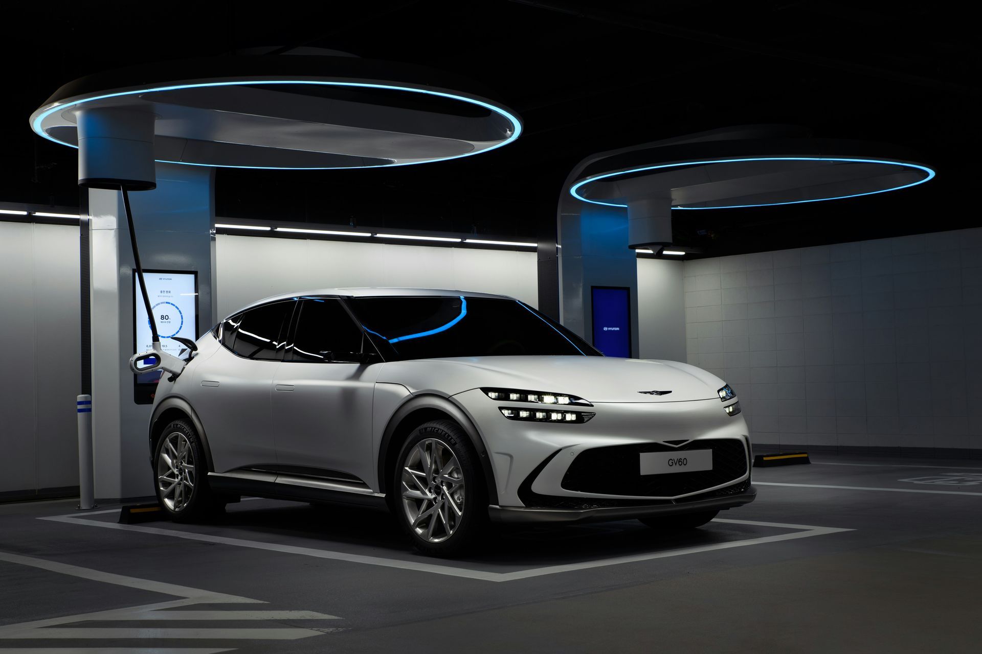 Electric vehicles transforming future transportation in Toronto area
