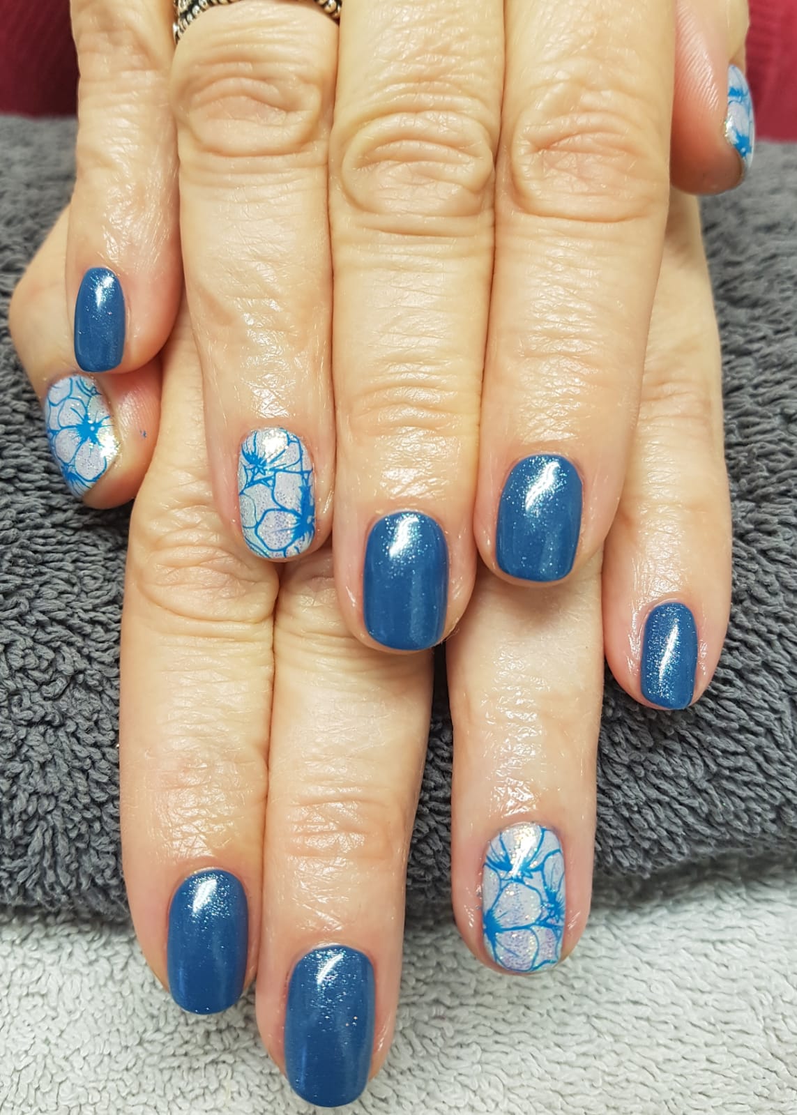 blue gel nails