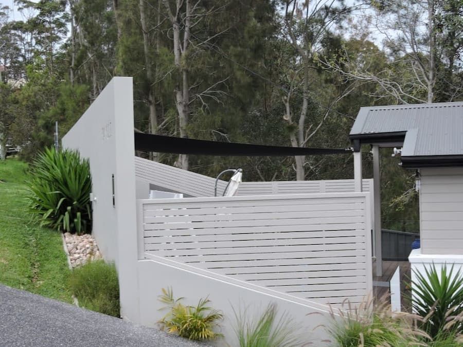 White Modern Fence - Aluminium Manufacturer in Newcastle, NSW