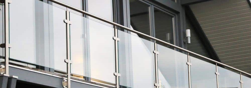 Balcony With Glass And Stainless Balustrade - Aluminium Manufacturer in Newcastle, NSW
