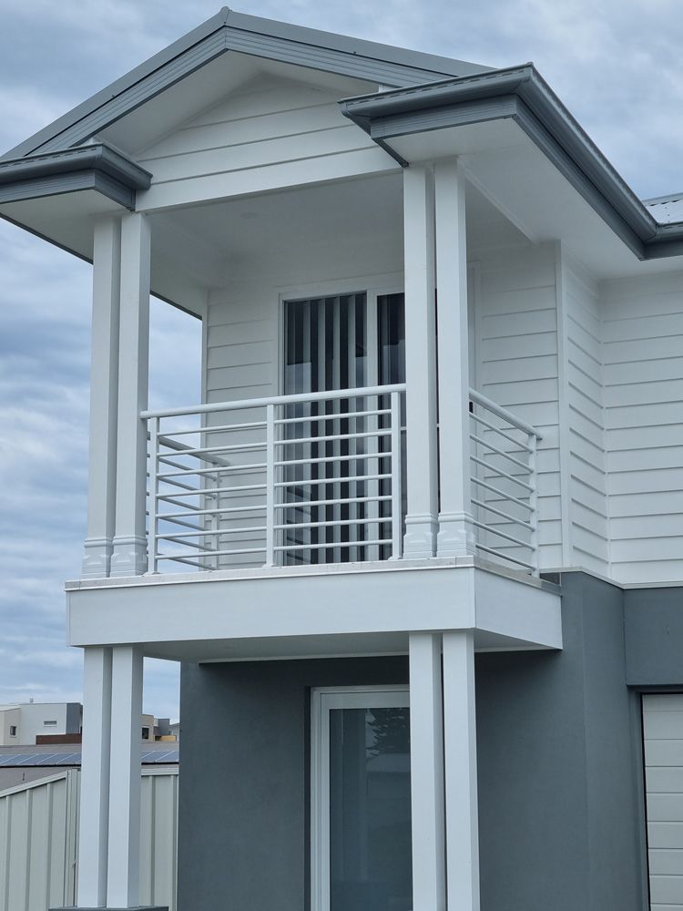 White Aluminium Horizontal Balustrade