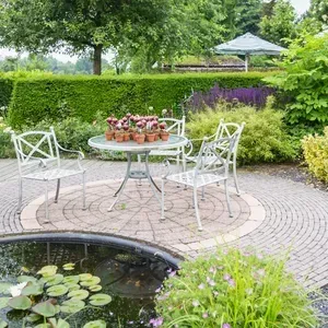 Green and Trim Landscape