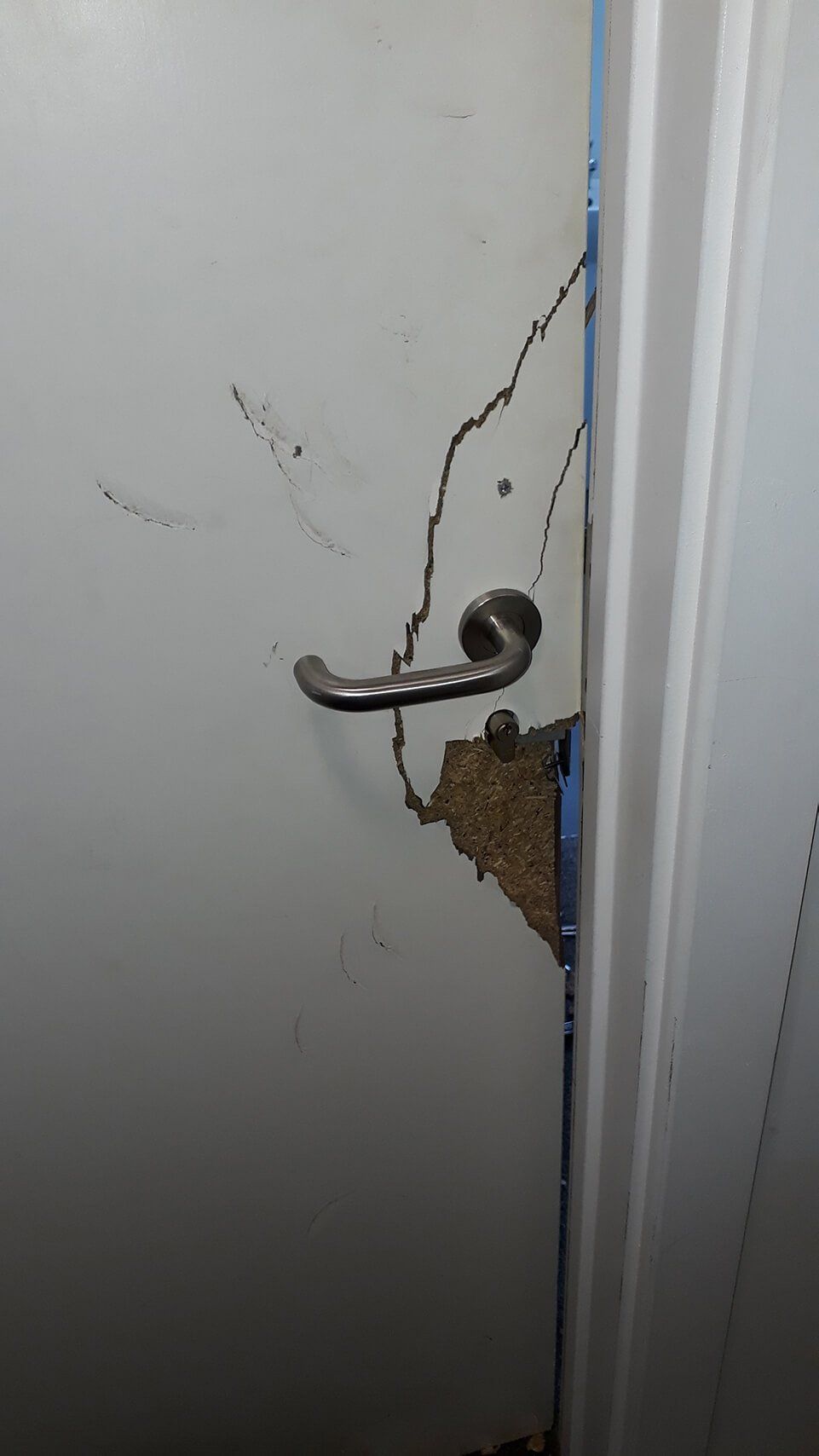 G4Glass, Securing Premises 24/7, Bailiffs Repossessions Locksmiths, Leeds, Bradford, Wakefield, Huddersfield, Halifax,Westyorkshire