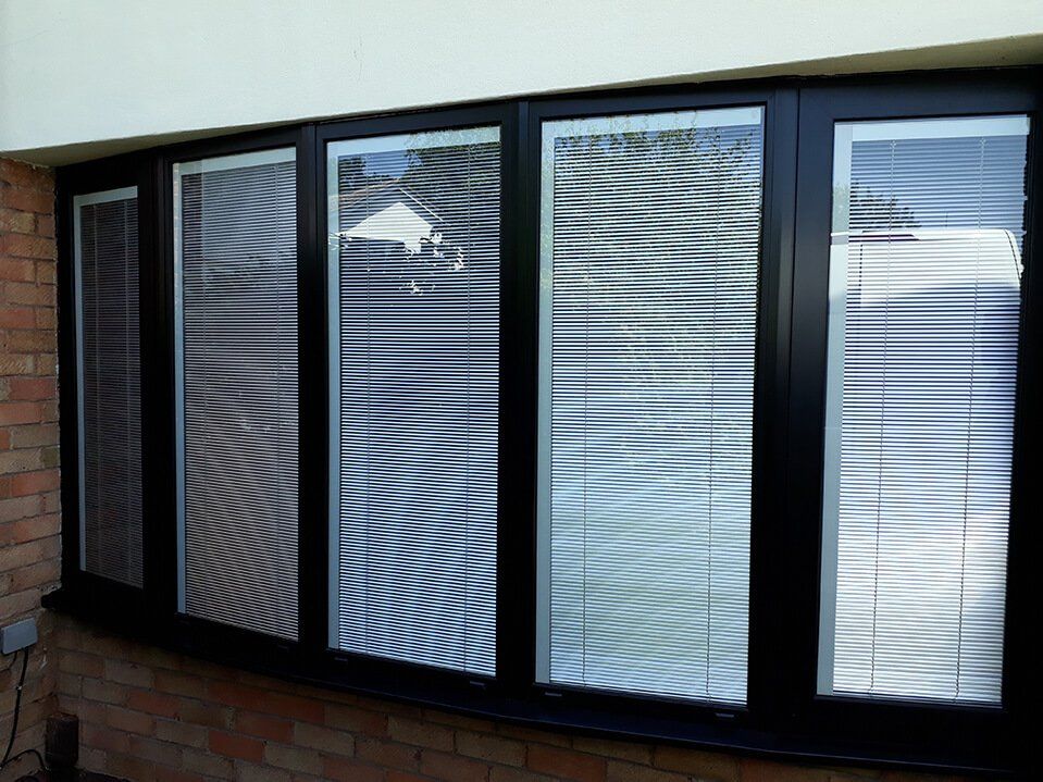 Aluminium Windows, Bay Windows, Internal Glazing, Aluminium Bay Window Installers, Bay Window Repairs & Installation, Bow Windows, Bay Window Glass, Dropped Window Repair