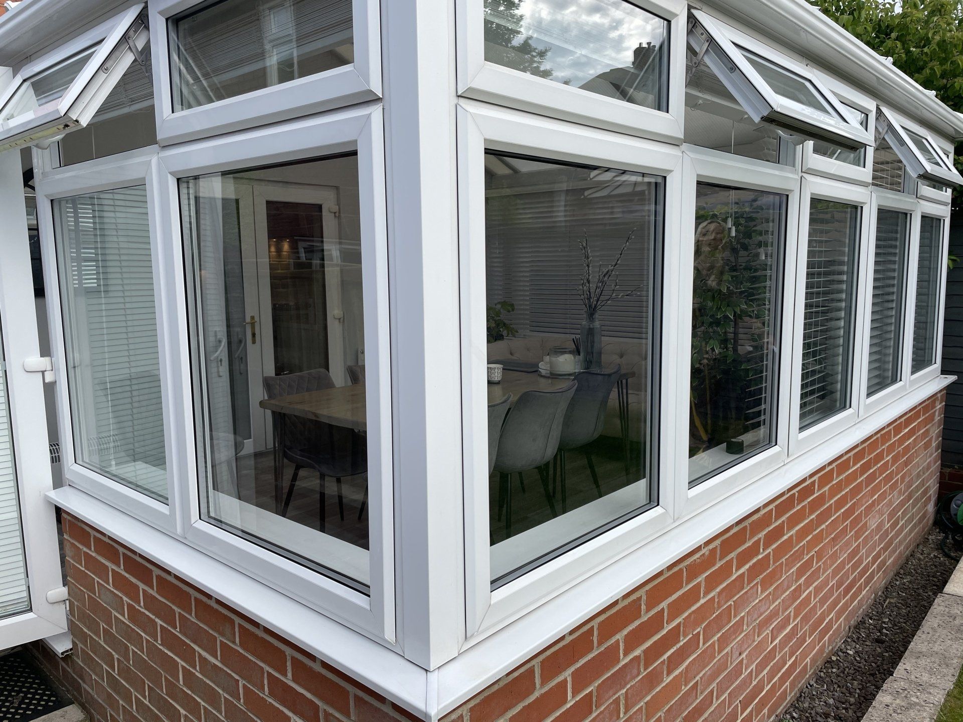 Replacement glass, double glazed panes of glass, conservatory glass, toughened glass, safety glass, window glass, door glass, summerhouse windows,