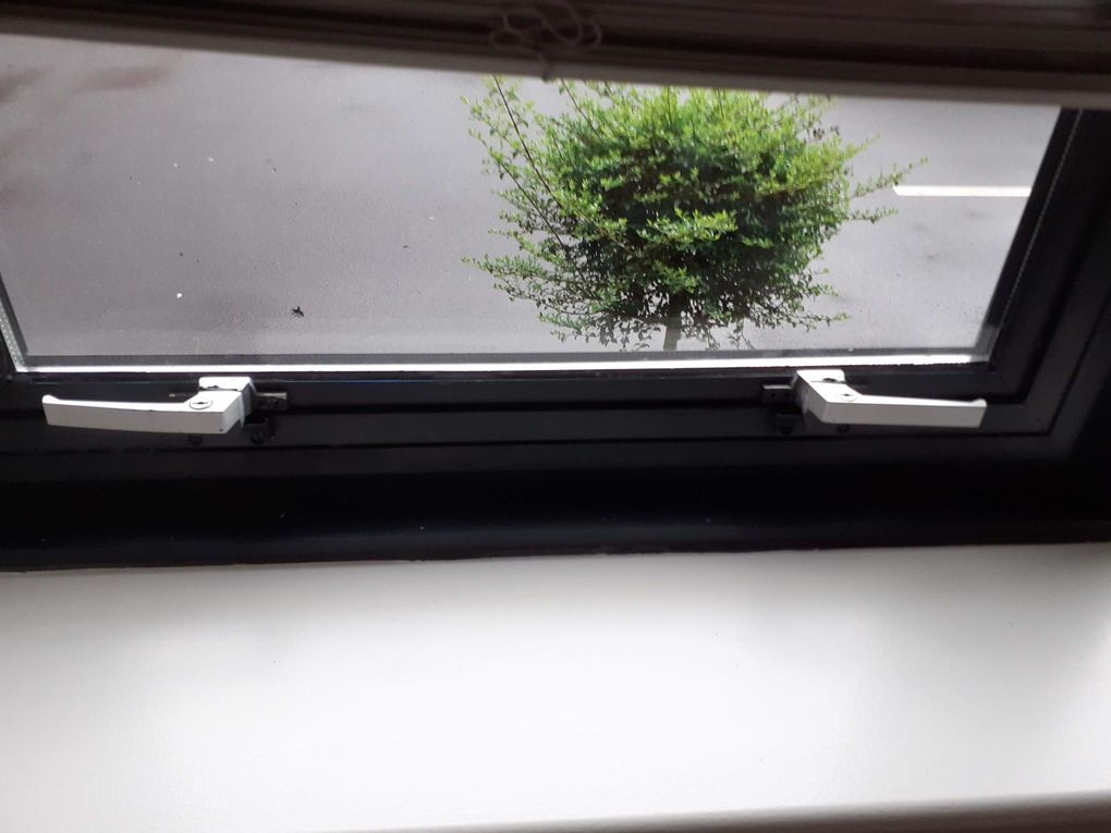 Upvc window handle Repairs, Aluminium Window Handle Repairs, Broken Window Handles Removed, Jammed Window Handles Fixed Fast, Window Handle For Upvc Windows