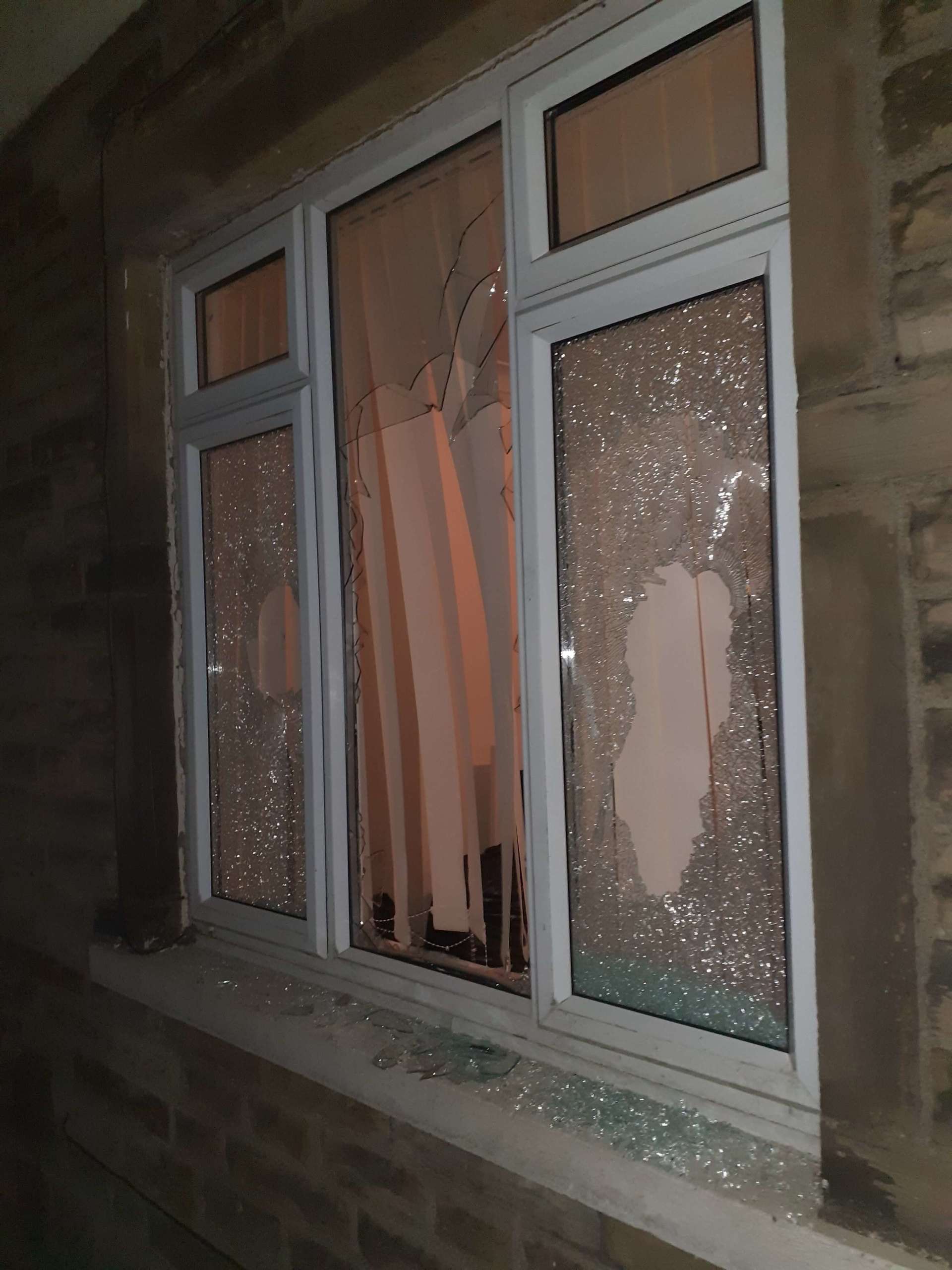 g4glass glaziers, Emergency Boarding Up Service In Leeds & Surrounding Areas, Glass Removal