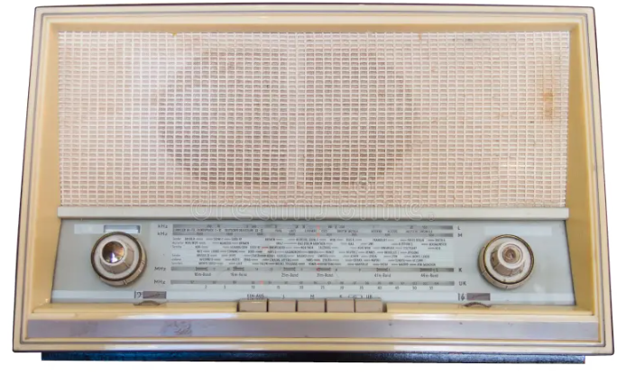 Symbolfoto von einem sehr alten Radio, vermutlich aus den 1940-er Jahren.