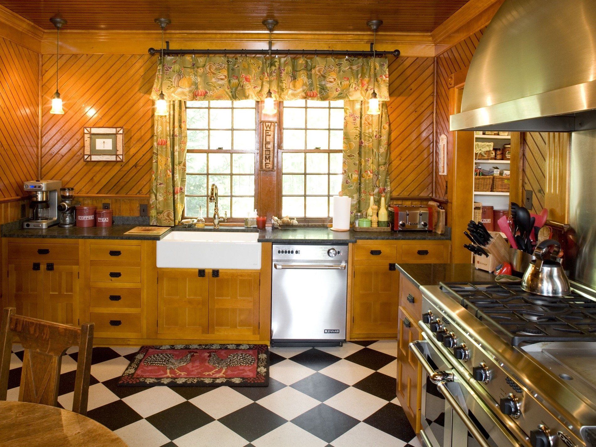 Kitchens & Baths Portfolio 19