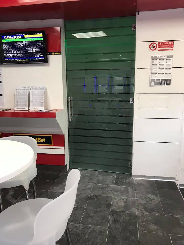 porta di vetro per uffici