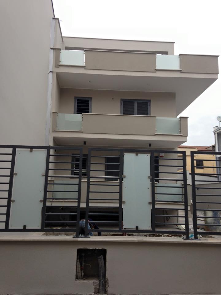 parapetti di vetro per balconi