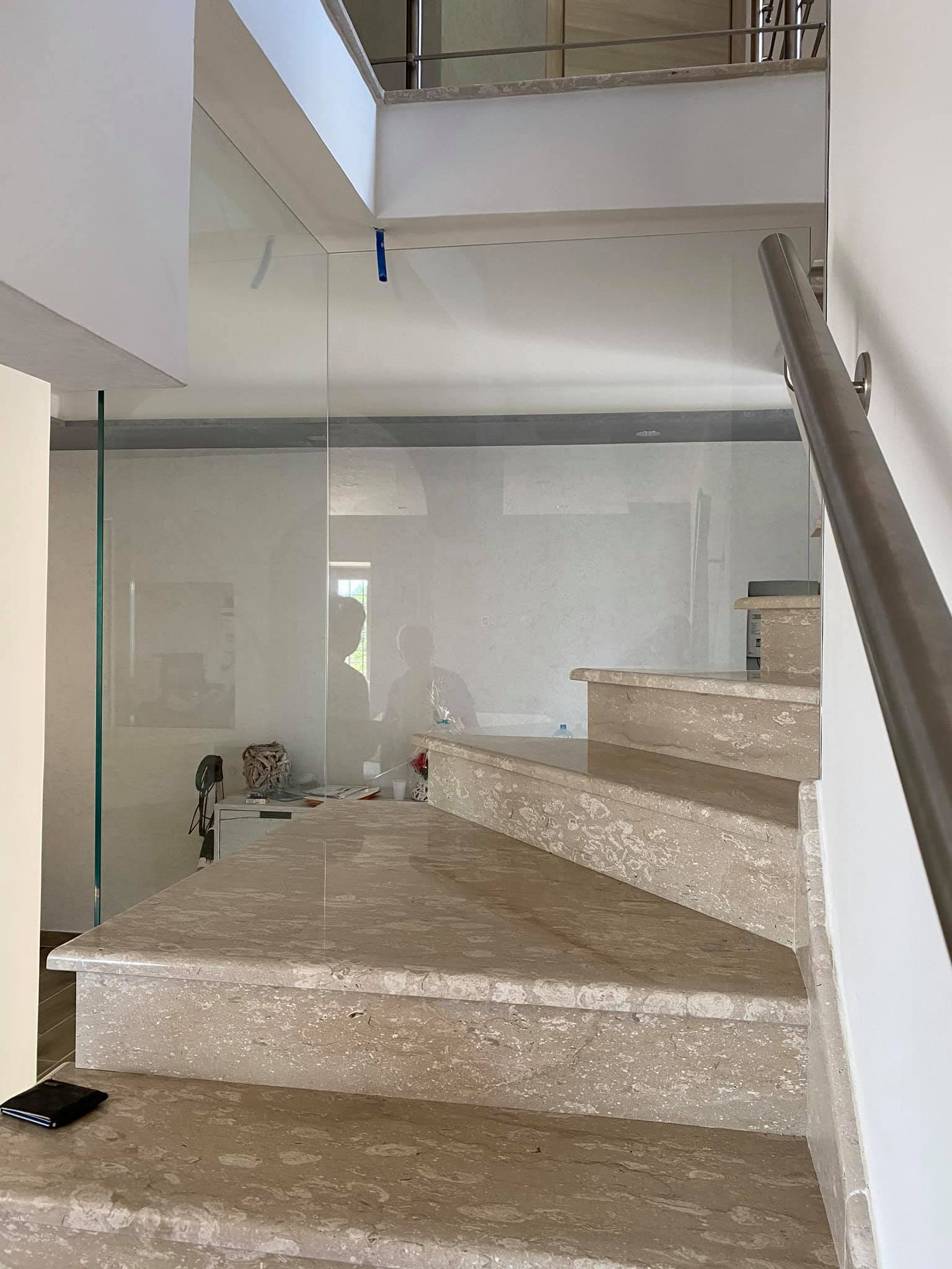 parapetto di vetro artigianale