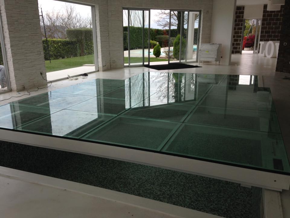 pavimentazione con vetrata