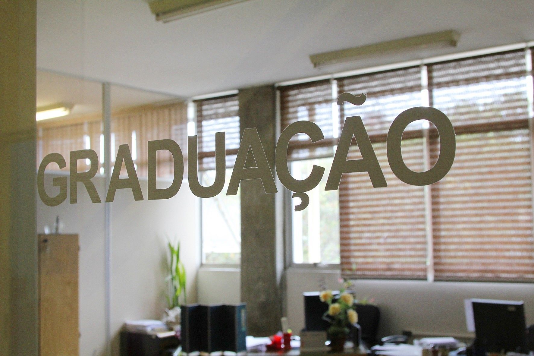 Conheça os dez passos básicos para autorizar uma graduação junto ao MEC. Crédito: Marcos Santos/USP Imagens.