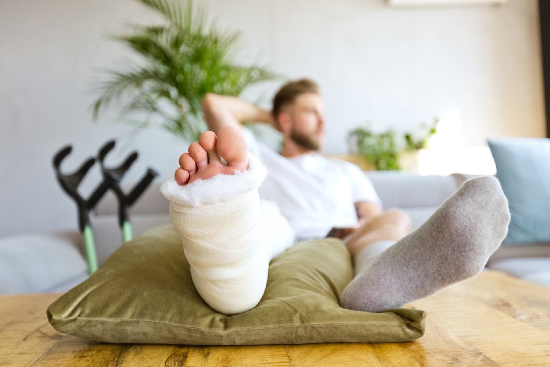 Young Man With Broken Leg - Tampa, FL - Jeeves Law Group