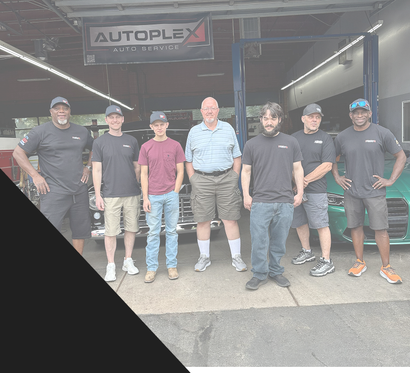 A group of 7 people in front of