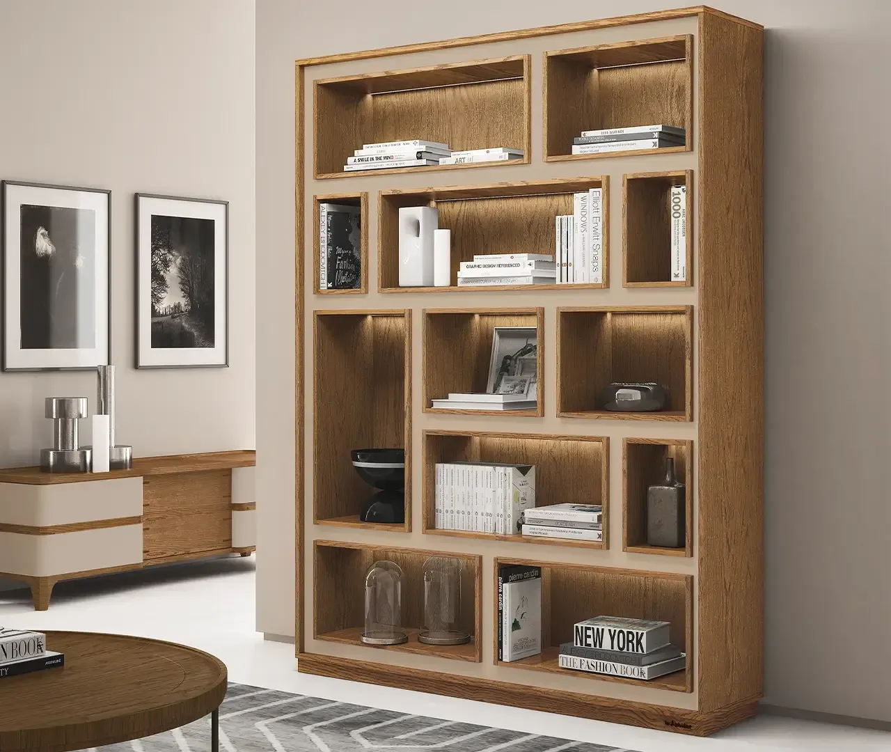 Un soggiorno con una libreria e un tavolino da caffè