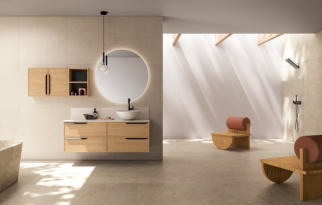 Un bagno con lavandino, specchio, sedia e vasca.