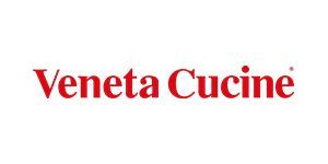 Il logo di veneta cucine è rosso e bianco su sfondo bianco.