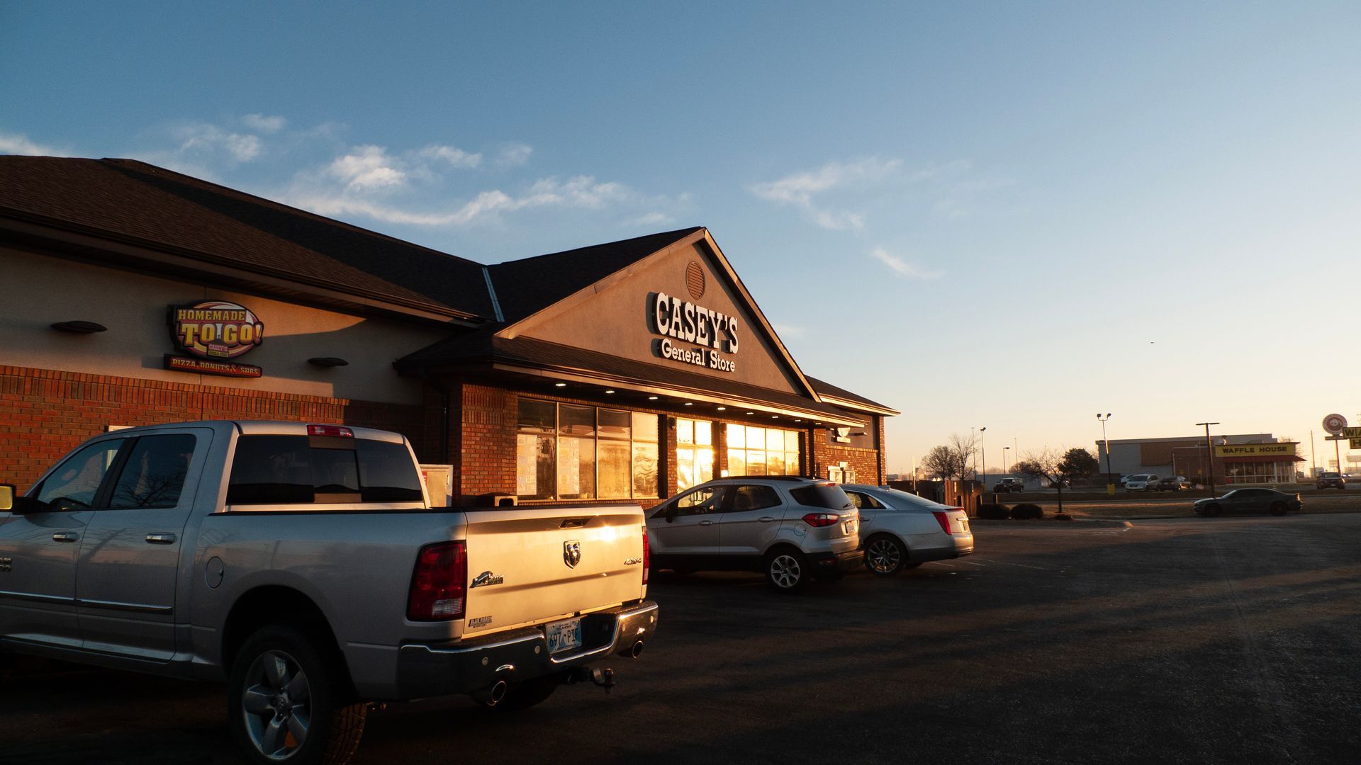 We buy houses in Siloam Springs, AR fast for cash! No repairs, no fees—get a fair cash offer and sell your home quickly today.