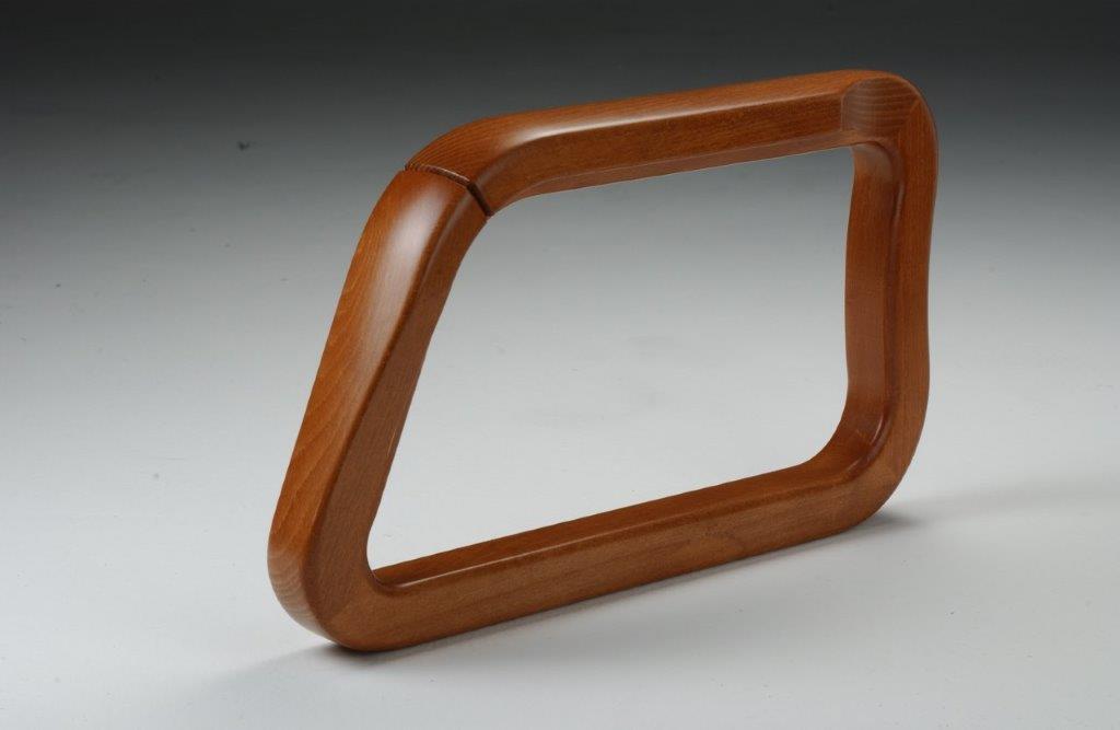 Closed armrest for office chair