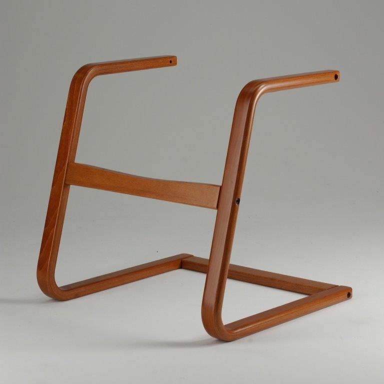 Wooden stem for visitor chair