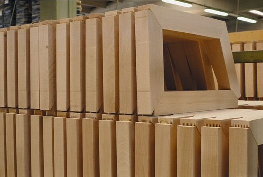 Magazzini semilavorati legno per linea ufficio