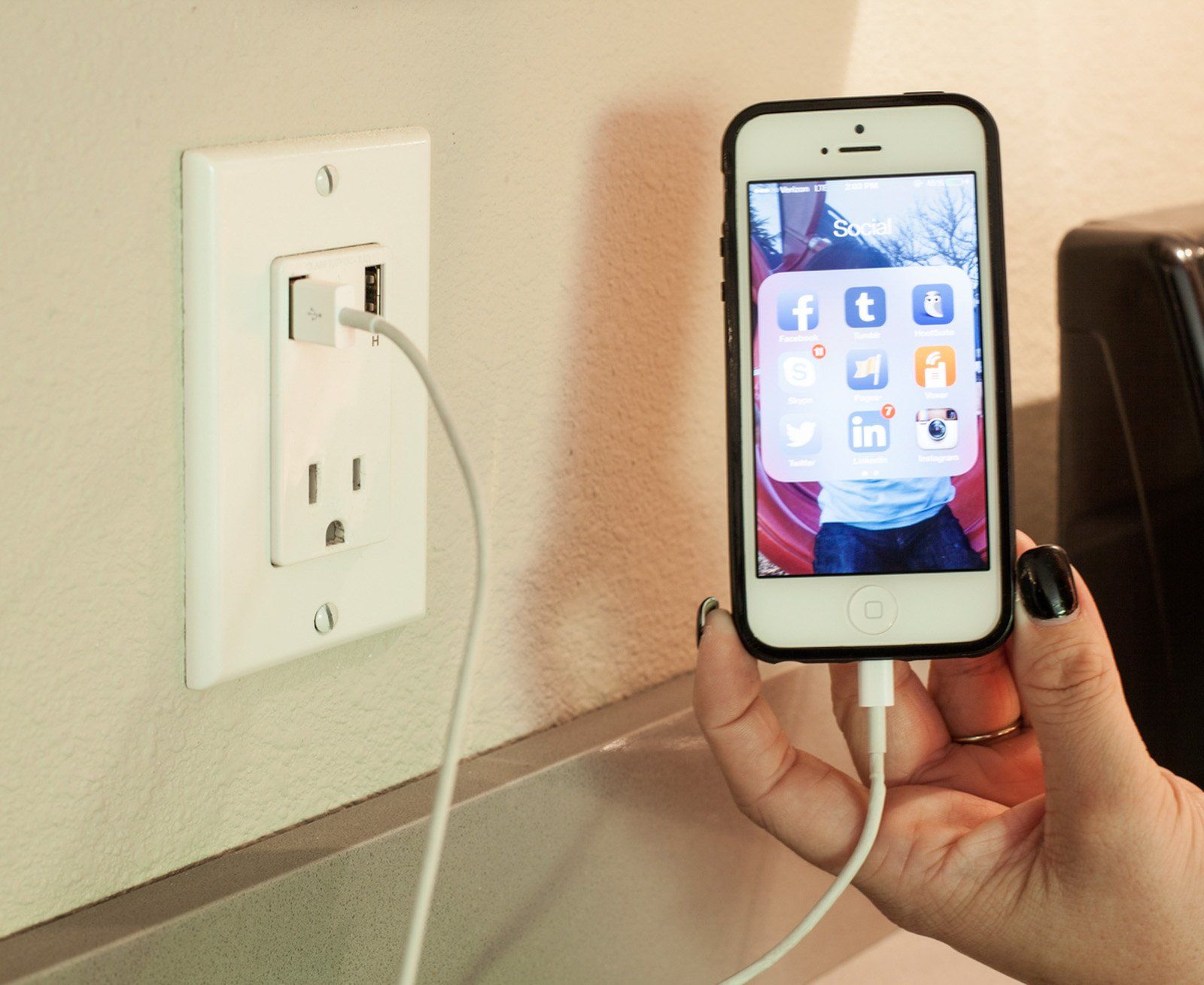 Troll Eye - USB Charging Station