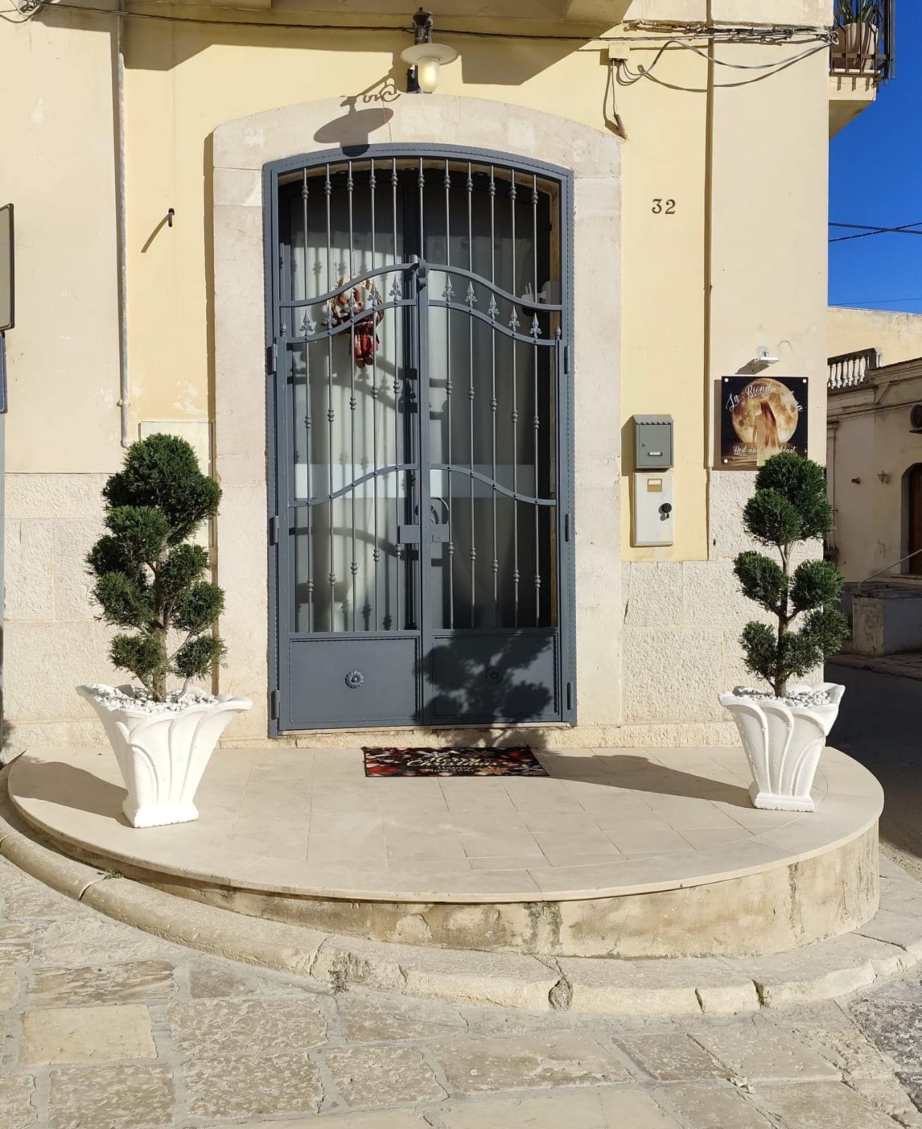 LA BIONDA LUNA BED AND BREAKFAST