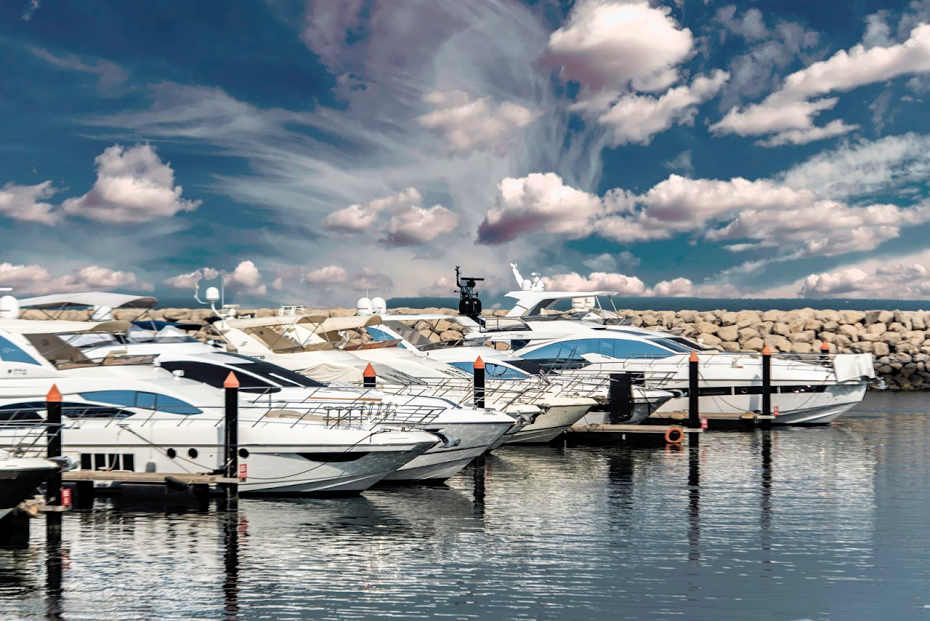 Dock, Dine, and Discover: The Best Parts of Marina Life