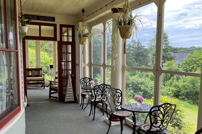 Guilford Bed & Breakfast - The Screened Porch
