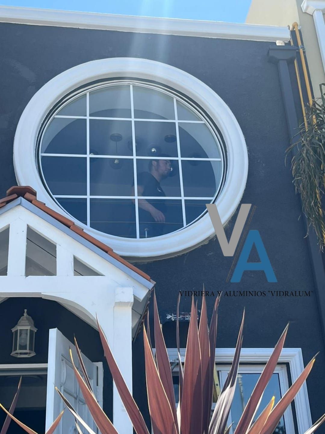 VIDRIOS Y ALUMINIOS VIDRALUM 