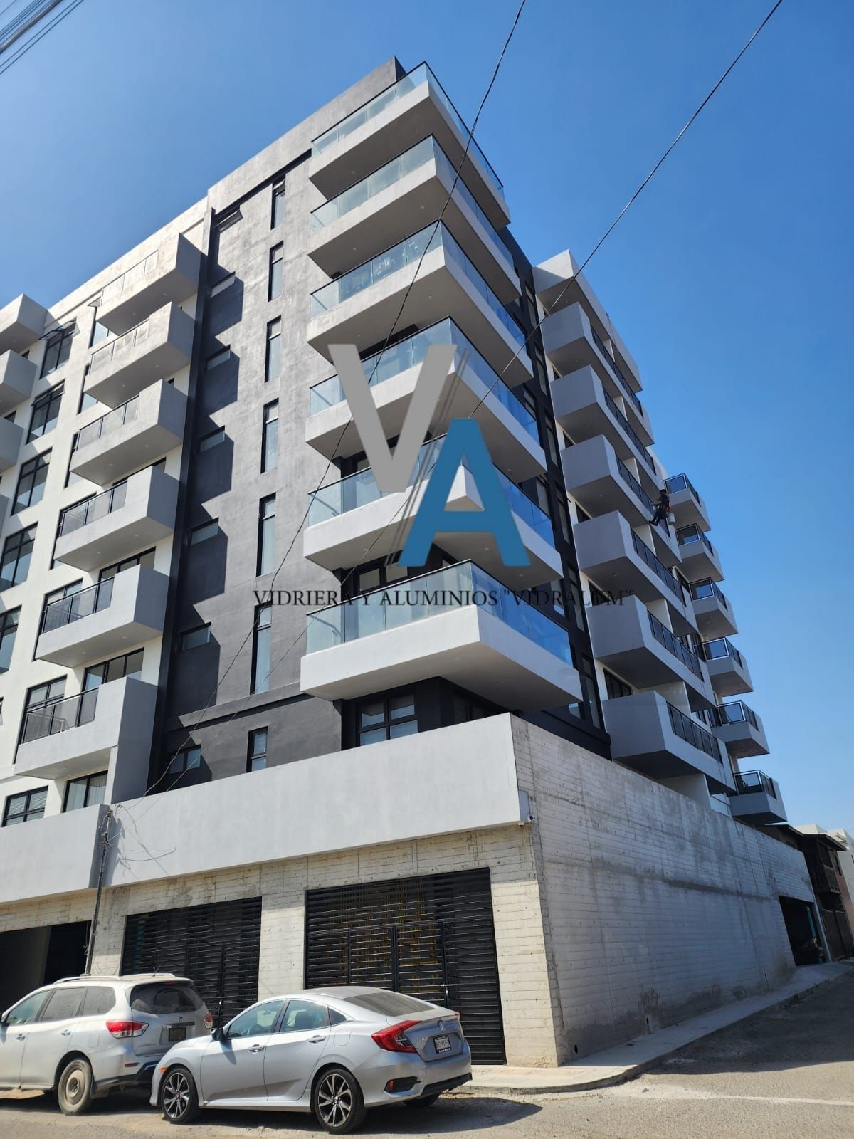 VIDRIOS Y ALUMINIOS VIDRALUM 