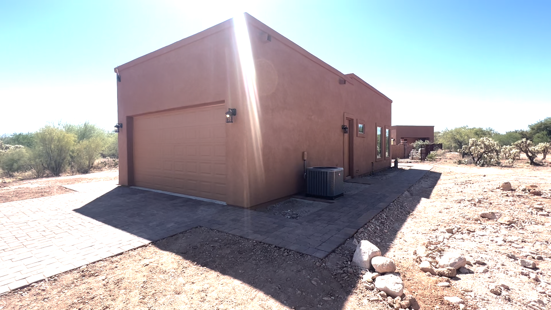 A detacthed garage