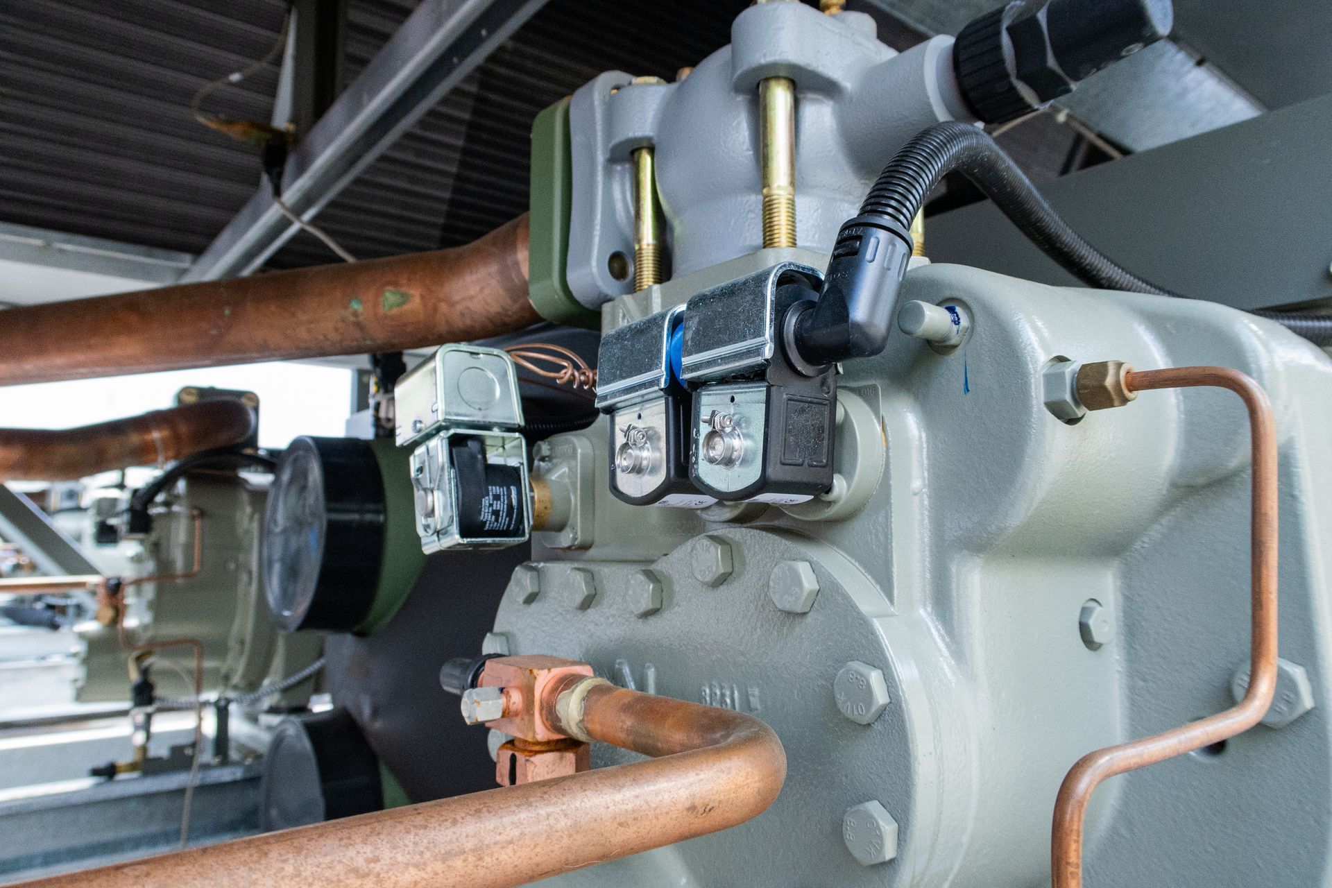 Motor and copper pipes of an air conditioning system