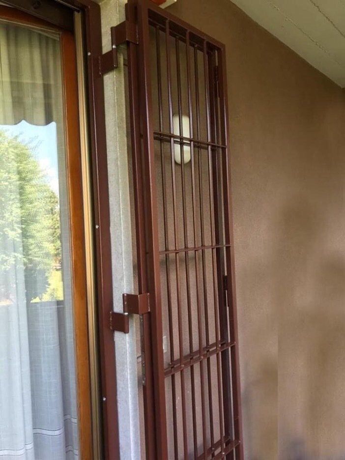 infissi con grate in ferro su misura