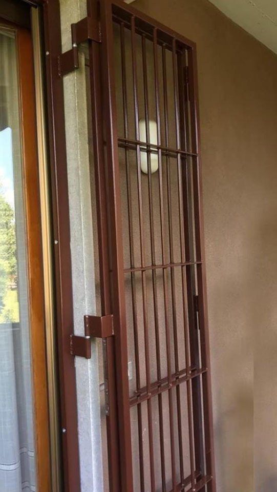 porta-finestra con grate di sicurezza