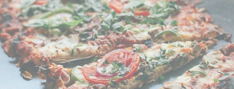 Pizza con pomodorini