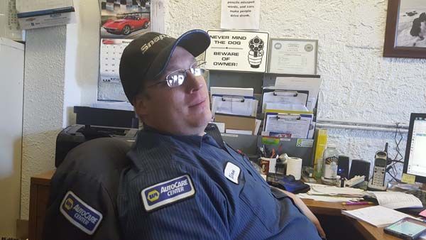 working mechanic | LightHouse Automotive