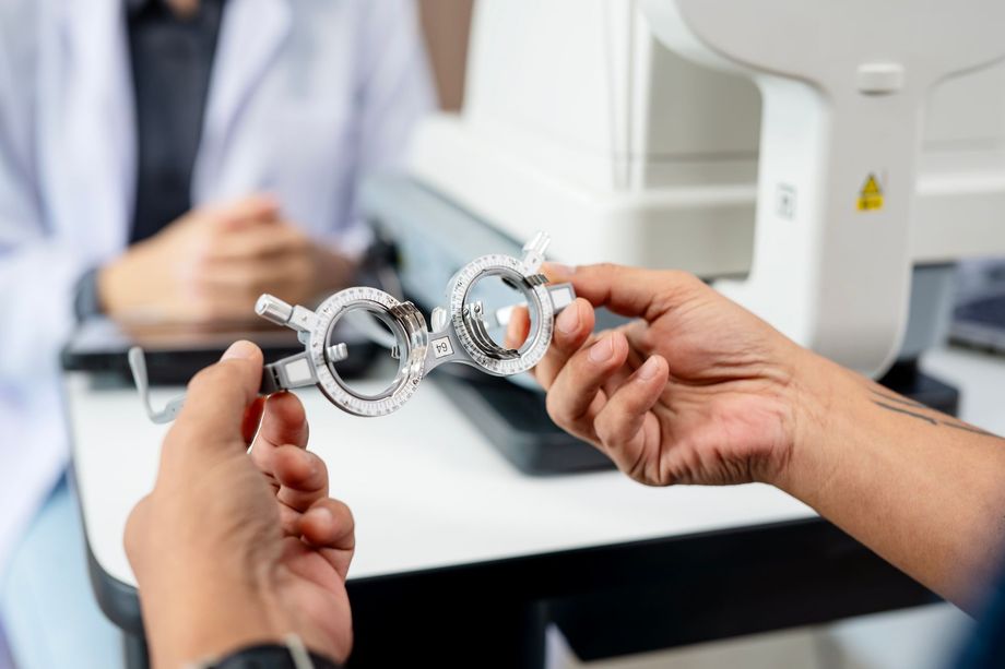 strumenti per il controllo della vista a Como